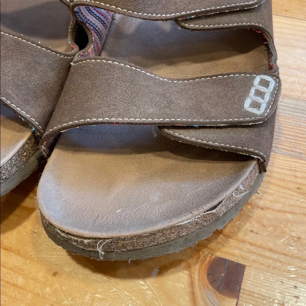 Skechers Luxe Foam Sandals - Picture 4 of 5
